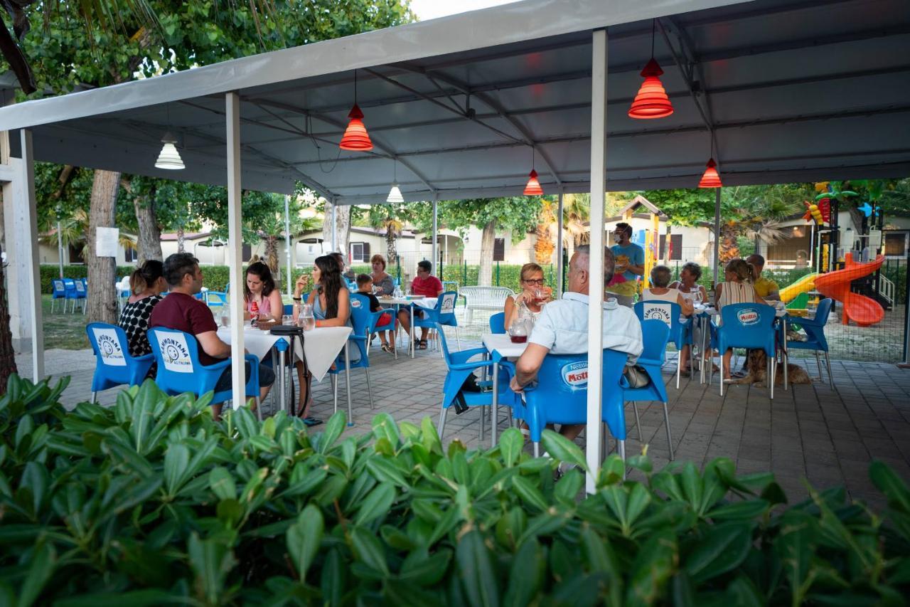 Village Lake Placid Silvi Marina Exterior photo