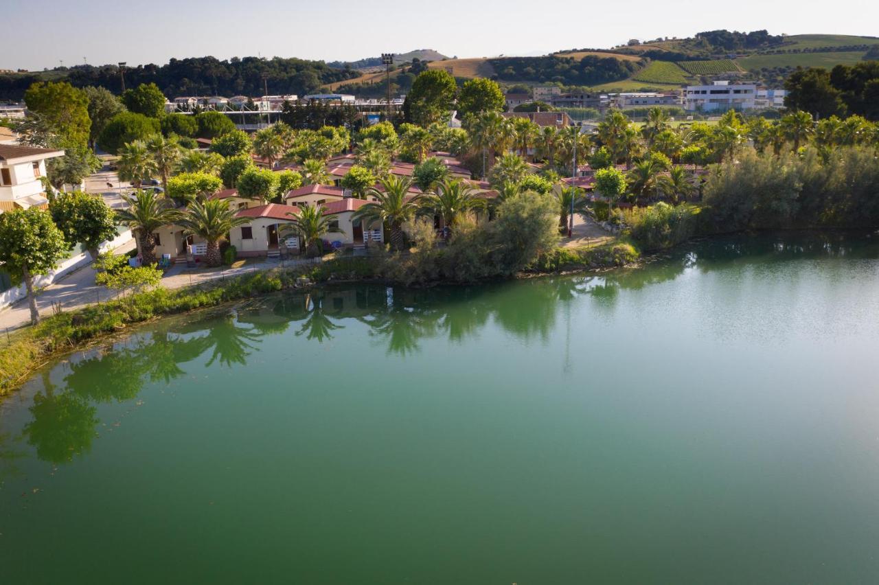 Village Lake Placid Silvi Marina Exterior photo