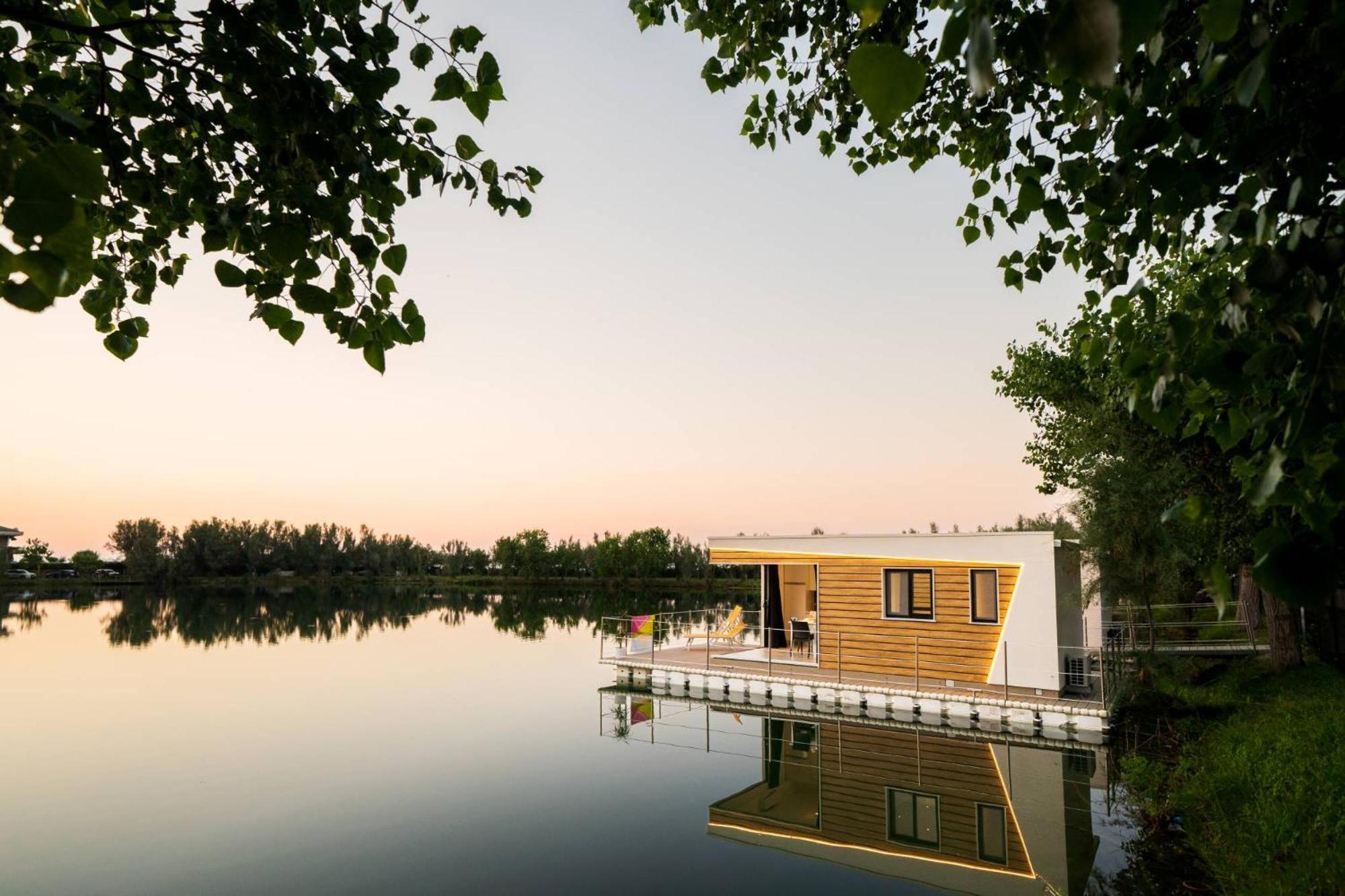Village Lake Placid Silvi Marina Exterior photo