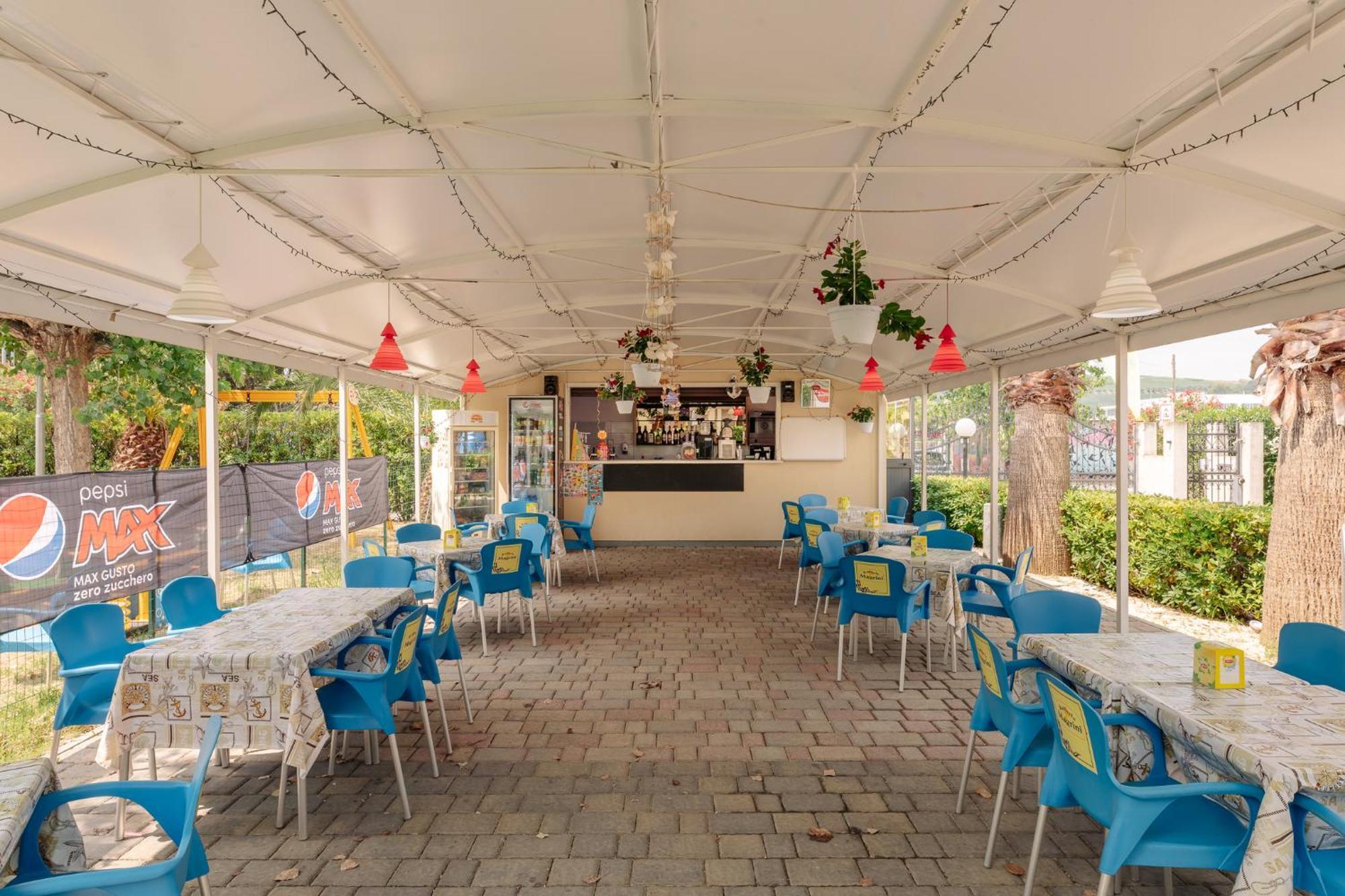 Village Lake Placid Silvi Marina Exterior photo